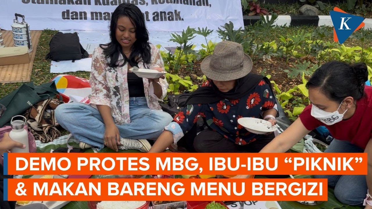 Youtube Thumnail image of : Ibu-ibu Makan Bareng Saat Demo Tolak MBG: Ini yang Benar-benar Bergizi Ya