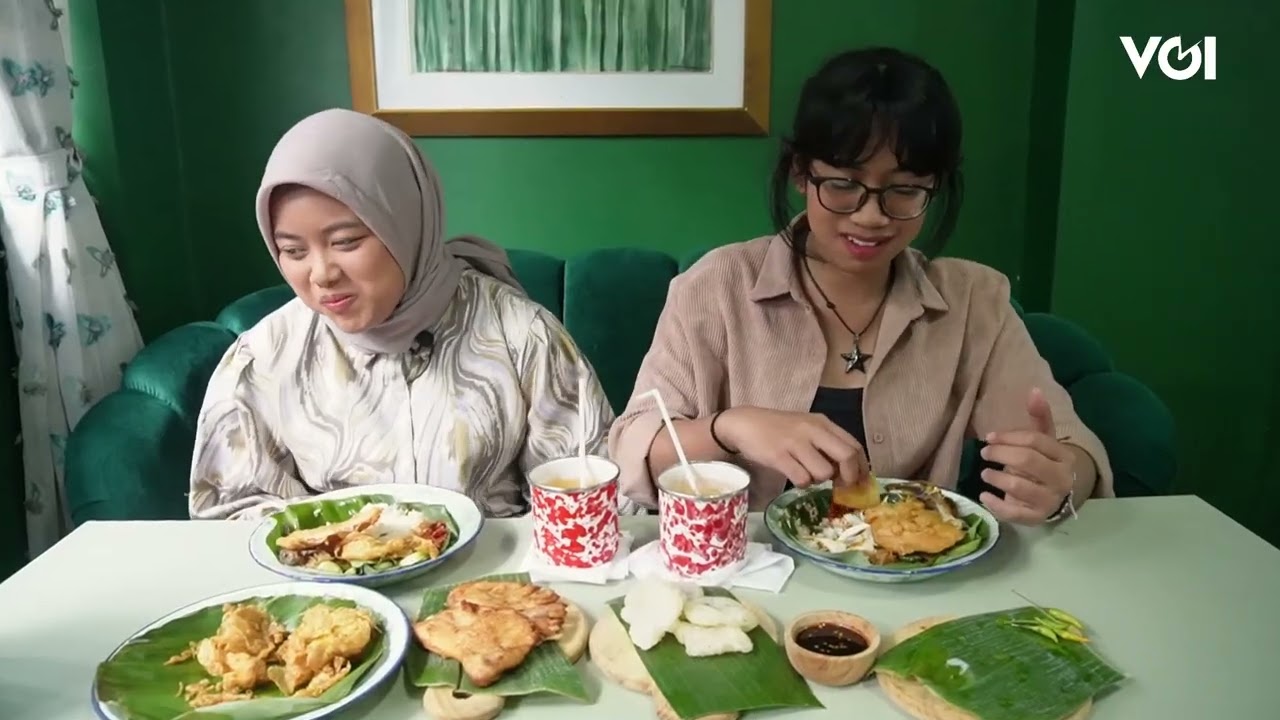 Youtube Thumnail image of : Hangatnya Rasa Sunda di Setiap Suapan Menu Warungna Teh Tata #kanmakan